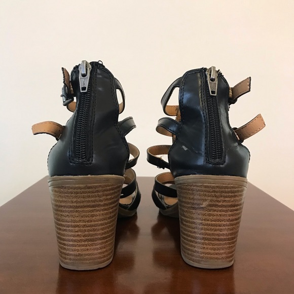 Mossimo Heeled Gladiator Sandals - Picture 4 of 5